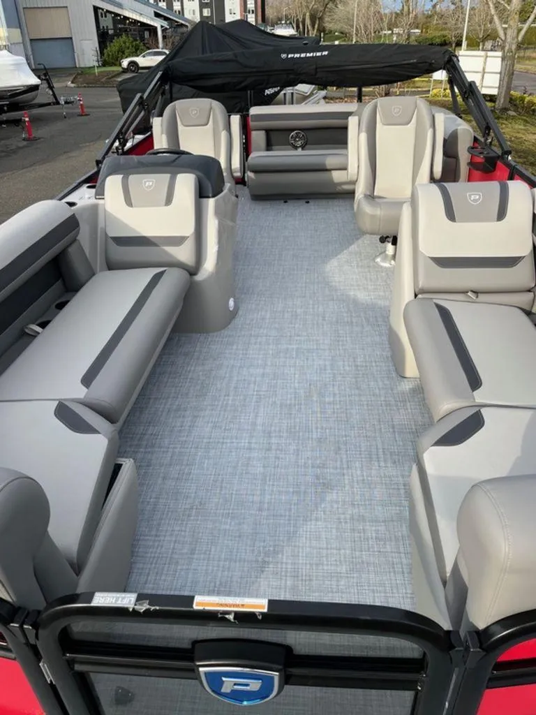 Slide: The Image of Premier 200RE Sunscape 2025 - 9