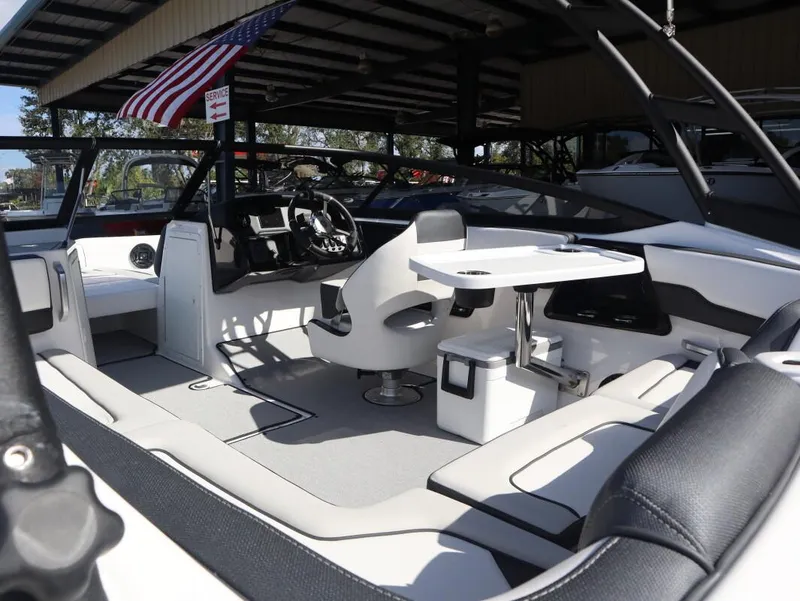 Slide: The Image of Yamaha AR195 2025 - 11