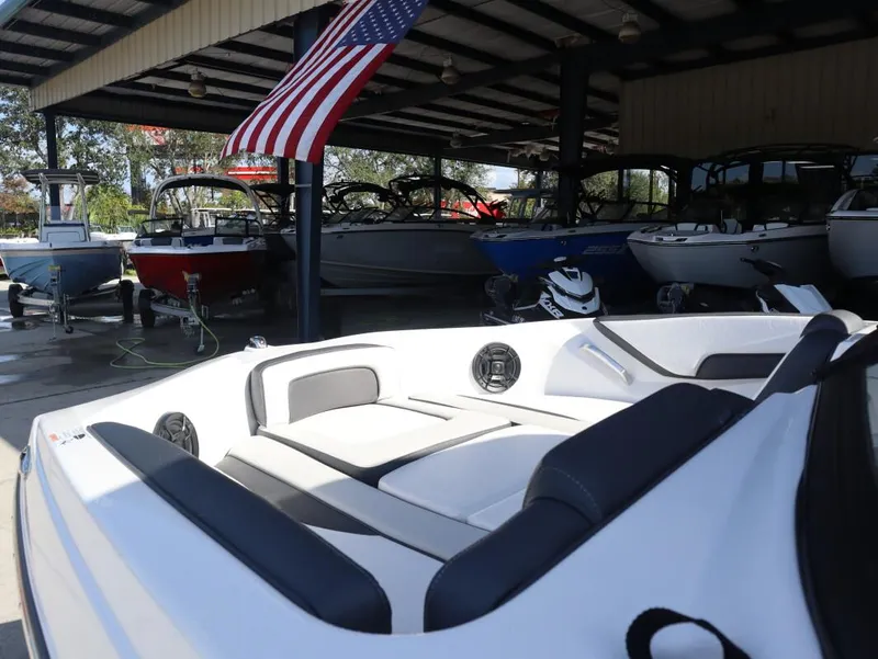 Slide: The Image of Yamaha AR195 2025 - 13