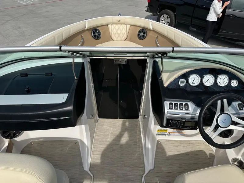 Slide: The Image of Regal 2000 ES 2018 - 13