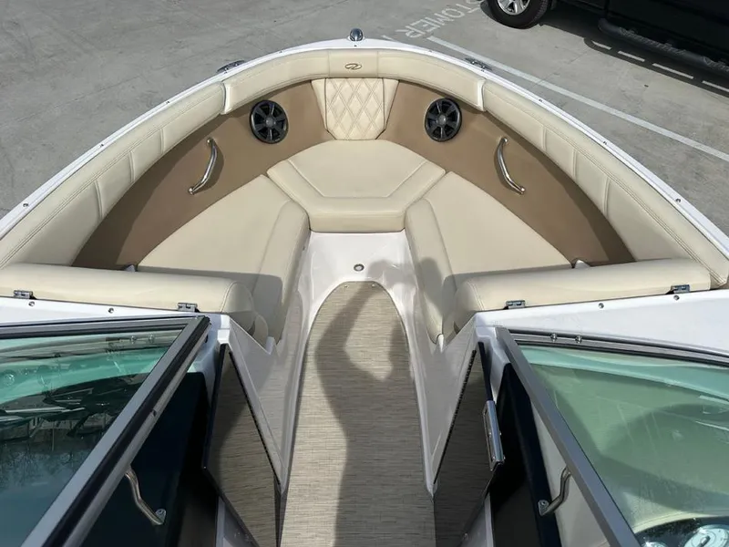 Slide: The Image of Regal 2000 ES 2018 - 14