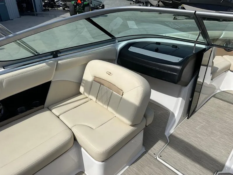 Slide: The Image of Regal 2000 ES 2018 - 18