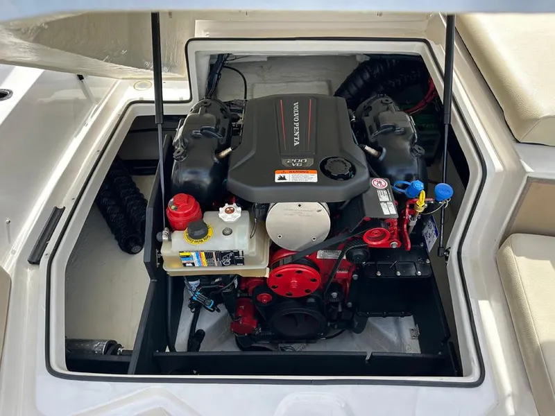 Slide: The Image of Regal 2000 ES 2018 - 22