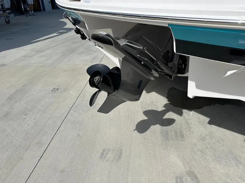 Slide: The Image of Regal 2000 ES 2018 - 23