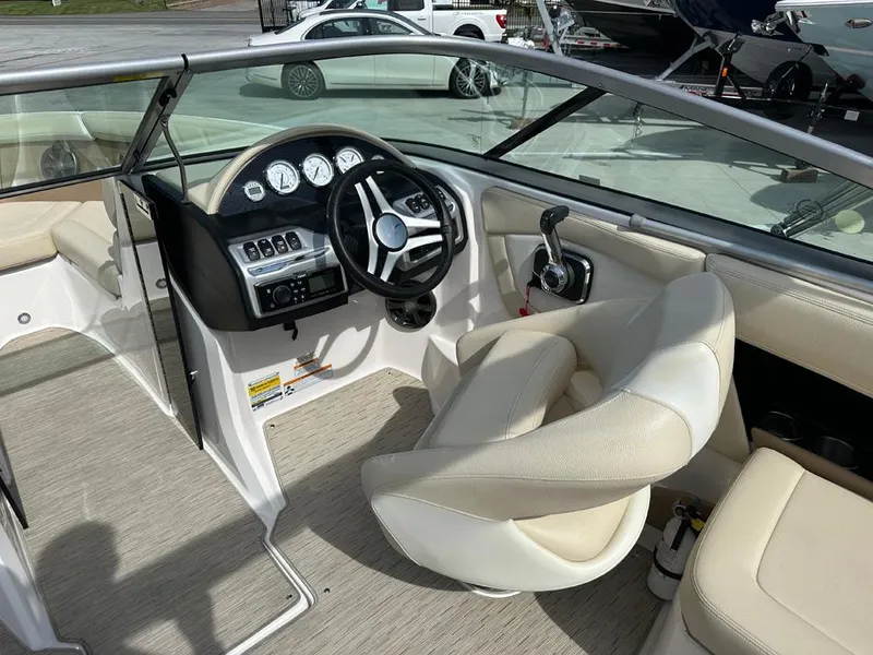 Slide: The Image of Regal 2000 ES 2018 - 7