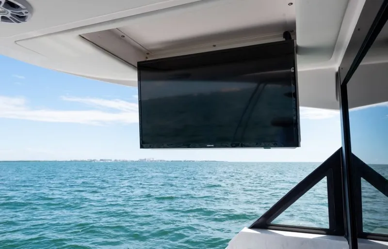 Slide: The Image of Regal 38 Fly 2026 - 23