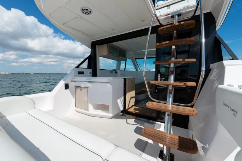 Slide: The Image of Regal 38 Fly 2026 - 25