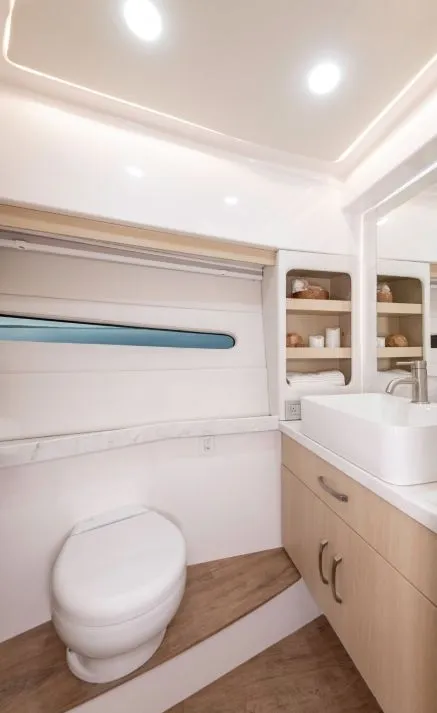 Slide: The Image of Regal 38 Fly 2026 - 31