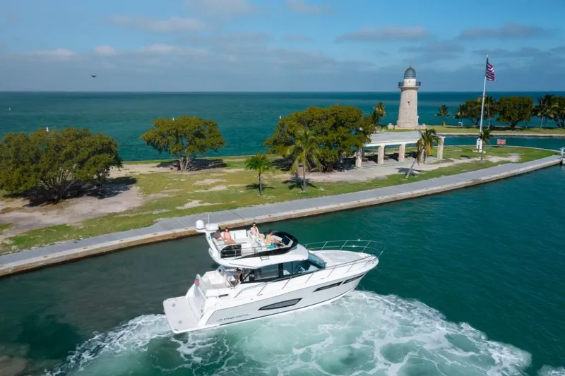 Slide: The Image of Regal 38 Fly 2026 - 9