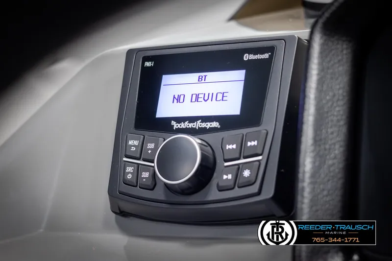 Slide: The Image of Bluetooth audio system in 2025 Bennington 23 SSBSE boat, displaying "No Device" message. - 31