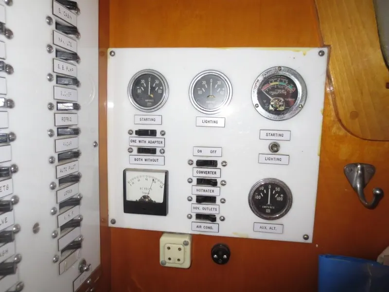 Slide: The Image of Hinckley Yachts Bermuda 40 Yawl Mark III 1974 - 100