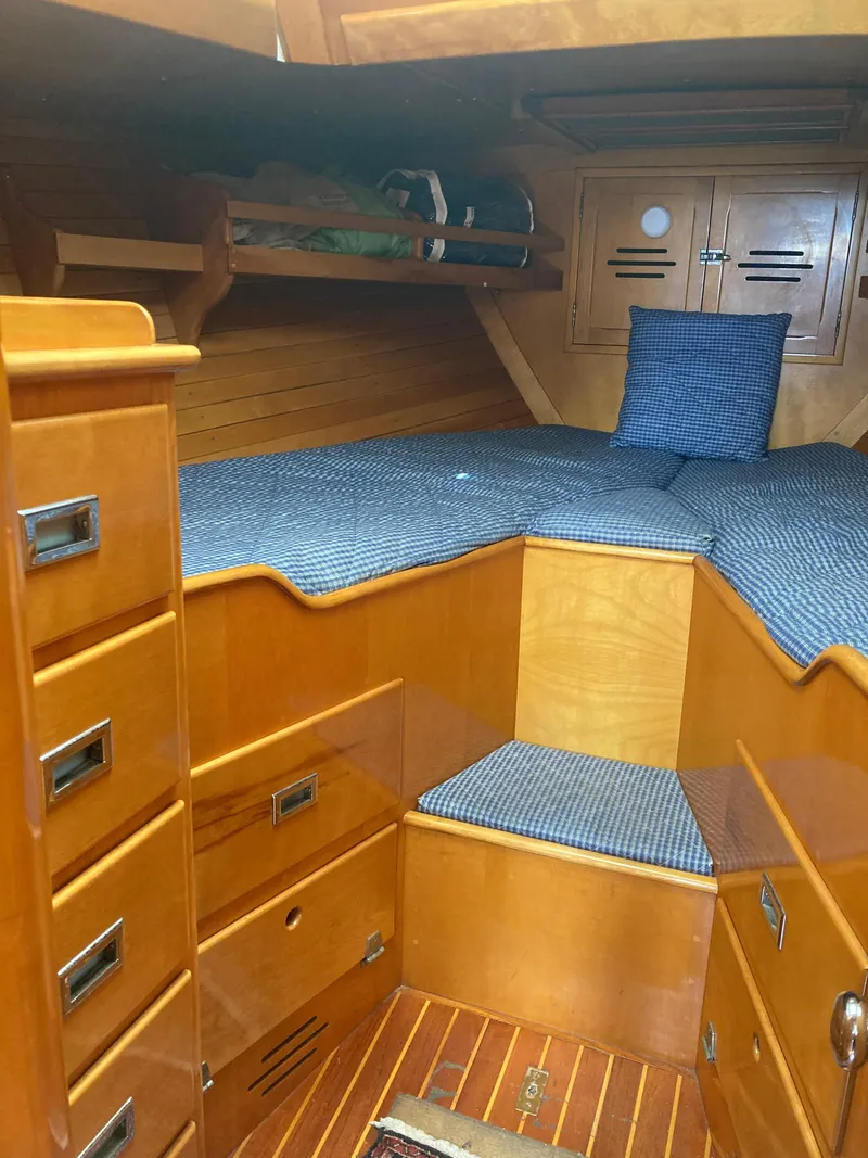 Slide: The Image of Hinckley Yachts Bermuda 40 Yawl Mark III 1974 - 103