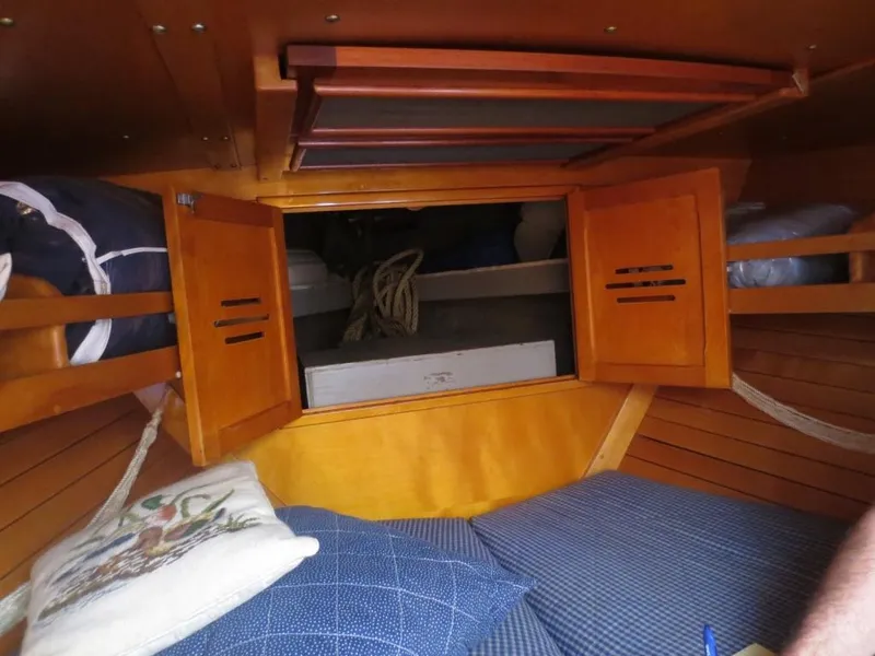 Slide: The Image of Hinckley Yachts Bermuda 40 Yawl Mark III 1974 - 104