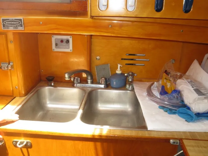 Slide: The Image of Hinckley Yachts Bermuda 40 Yawl Mark III 1974 - 64