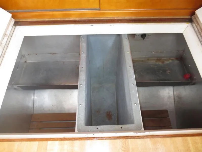 Slide: The Image of Hinckley Yachts Bermuda 40 Yawl Mark III 1974 - 69