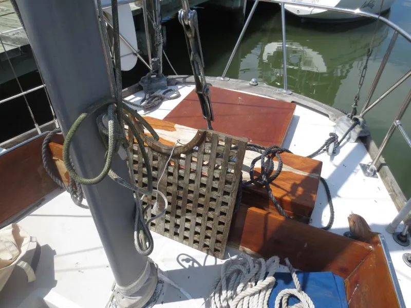 Slide: The Image of Hinckley Yachts Bermuda 40 Yawl Mark III 1974 - 93