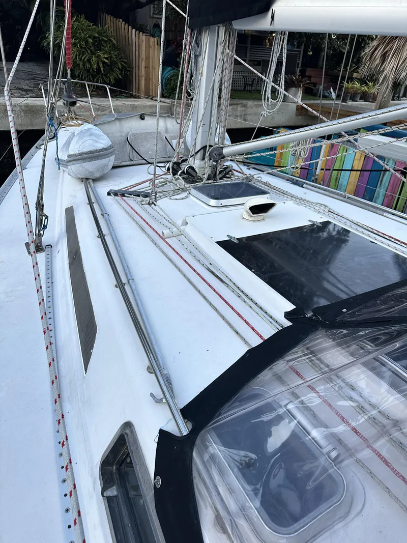 Slide: The Image of Canadian Sailcraft CS40 1989 - 61