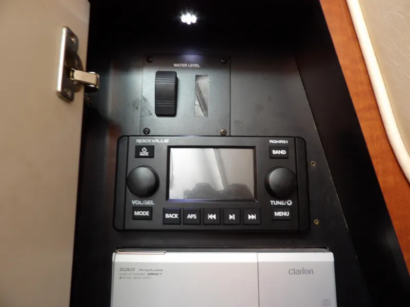 Slide: The Image of Sea Ray Sundancer 320 2004 - 56