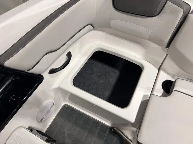 Slide: The Image of Yamaha SX190 2025 - 10