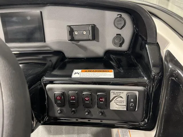 Slide: The Image of Yamaha SX190 2025 - 17