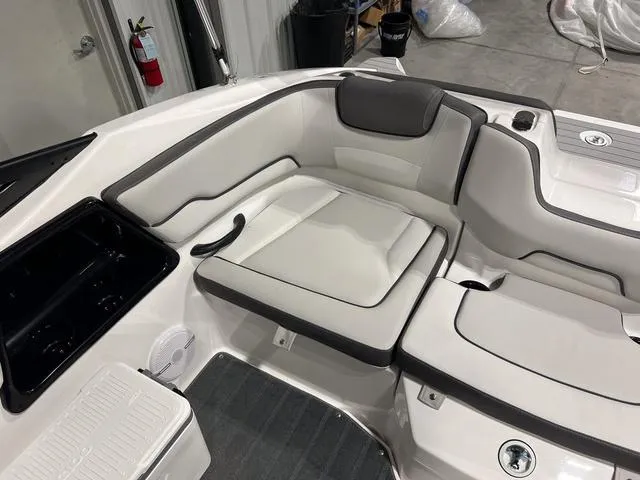 Slide: The Image of Yamaha SX190 2025 - 7