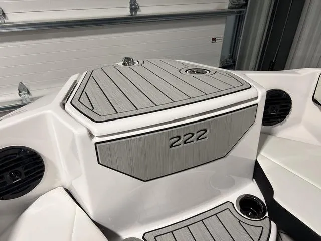 Slide: The Image of 2025 Yamaha Boats 222SD interior with sleek design and modern features. - 29