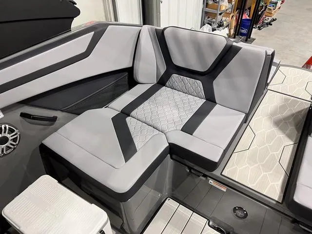 Slide: The Image of Yamaha 222XD 2025 - 10