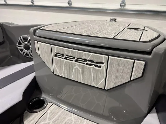 Slide: The Image of Yamaha 222XD 2025 - 34