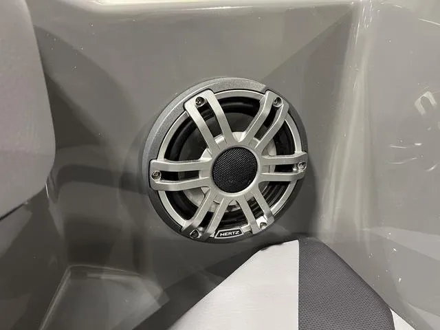 Slide: The Image of Yamaha 222XD 2025 - 35