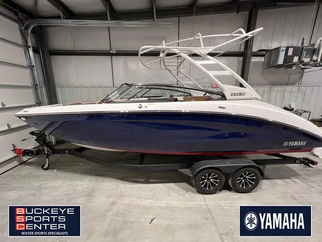 Slide: The Image of Yamaha 252SD 2025 - 1