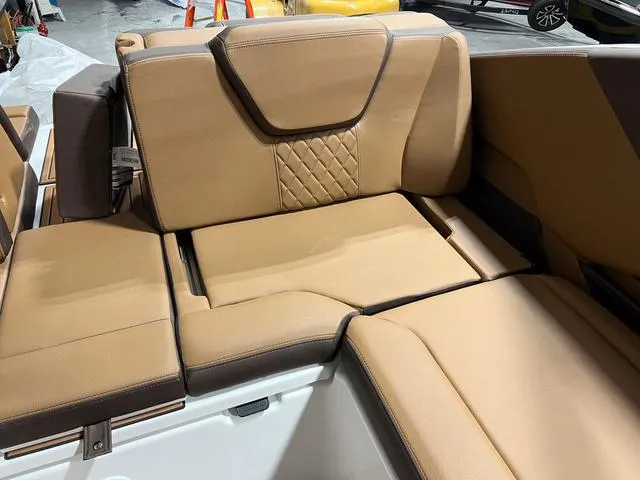 Slide: The Image of Yamaha 252SD 2025 - 11