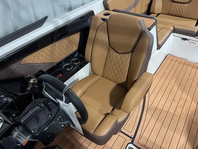 Slide: The Image of Yamaha 252SD 2025 - 18