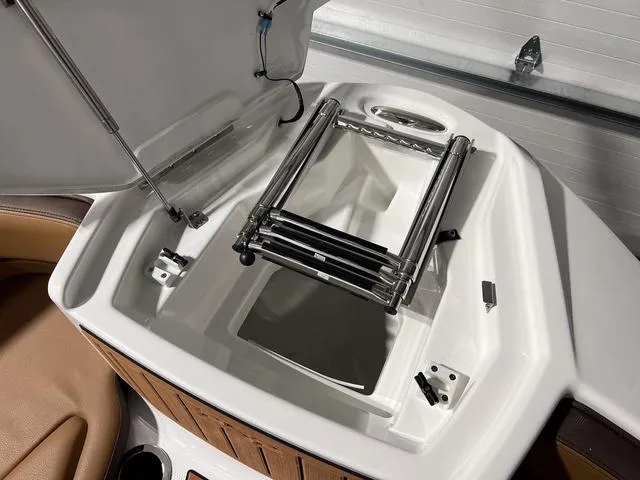 Slide: The Image of Yamaha 252SD 2025 - 30