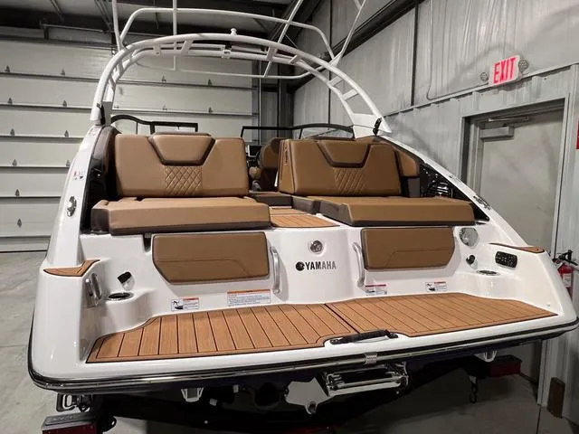 Slide: The Image of Yamaha 252SD 2025 - 4