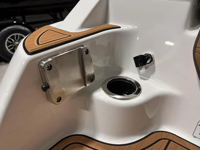 Slide: The Image of Yamaha 252SD 2025 - 6