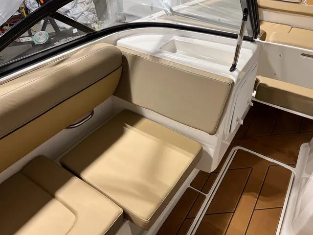 Slide: The Image of Bayliner D20I 2025 - 10