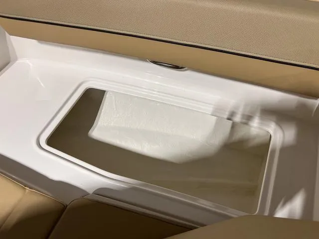 Slide: The Image of Bayliner D20I 2025 - 21