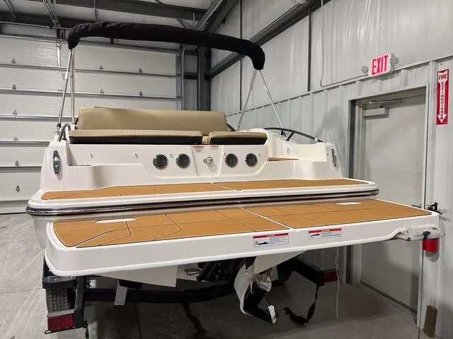 Slide: The Image of Bayliner D20I 2025 - 4