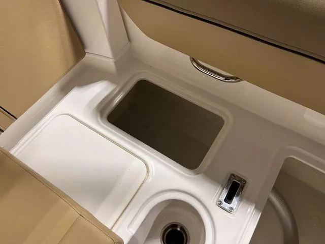 Slide: The Image of Bayliner D20I 2025 - 8