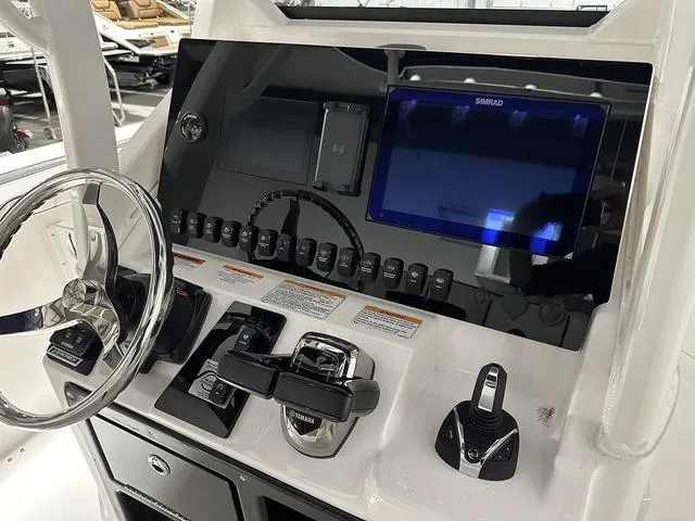 Slide: The Image of Yamaha 255 FSH Sport H 2025 - 14