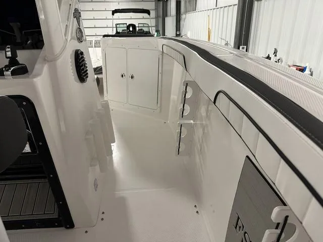 Slide: The Image of Yamaha 255 FSH Sport H 2025 - 16