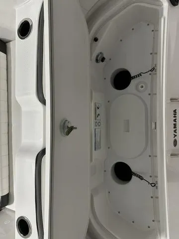 Slide: The Image of Yamaha 255 FSH Sport H 2025 - 18