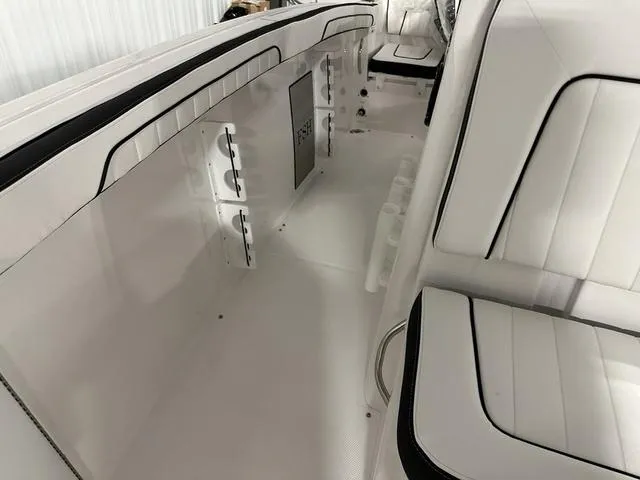 Slide: The Image of Yamaha 255 FSH Sport H 2025 - 19