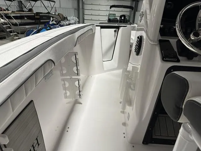 Slide: The Image of Yamaha 255 FSH Sport H 2025 - 20