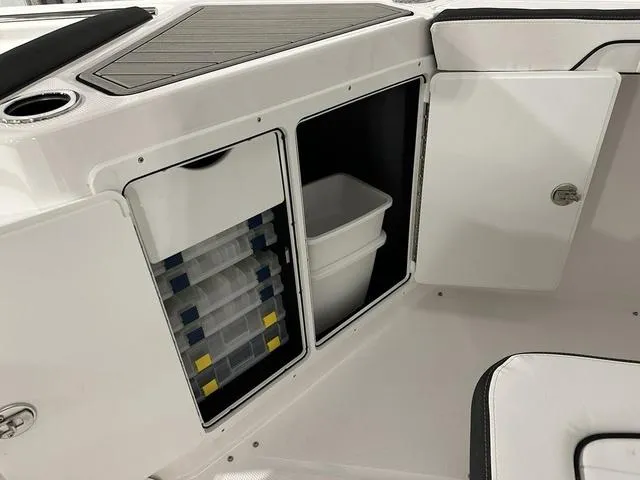 Slide: The Image of Yamaha 255 FSH Sport H 2025 - 23