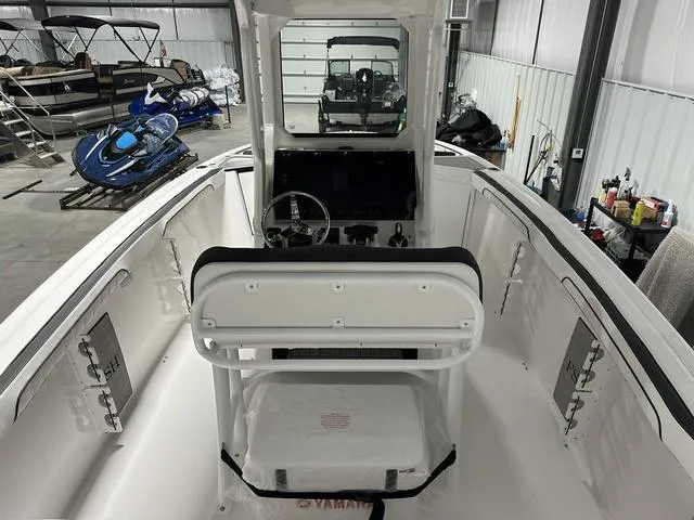 Slide: The Image of Yamaha 255 FSH Sport H 2025 - 24