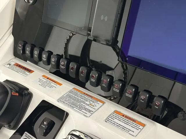 Slide: The Image of Yamaha 255 FSH Sport H 2025 - 4