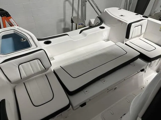 Slide: The Image of Yamaha 255 FSH Sport H 2025 - 5