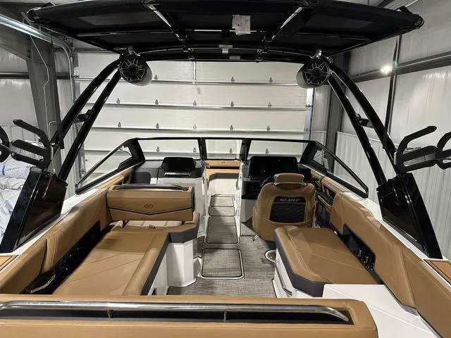 Slide: The Image of Cobalt R6 Surf 2025 - 13