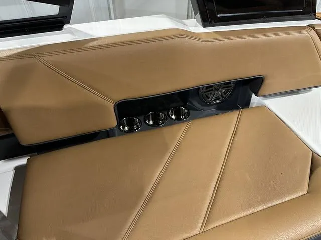 Slide: The Image of Cobalt R6 Surf 2025 - 20